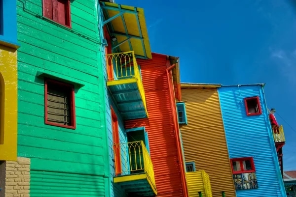 http://Façades%20de%20maisons%20colorées%20dans%20le%20quartier%20Bo-Kaap%20à%20Cape%20Town