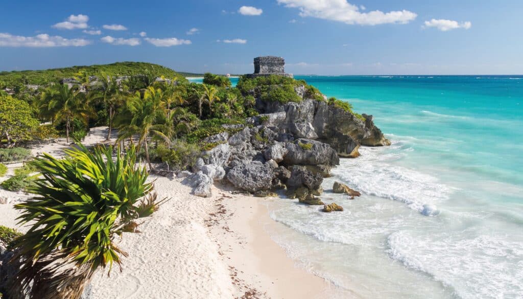 Plage de Tulum et ruines mayas anciennes, Mexique