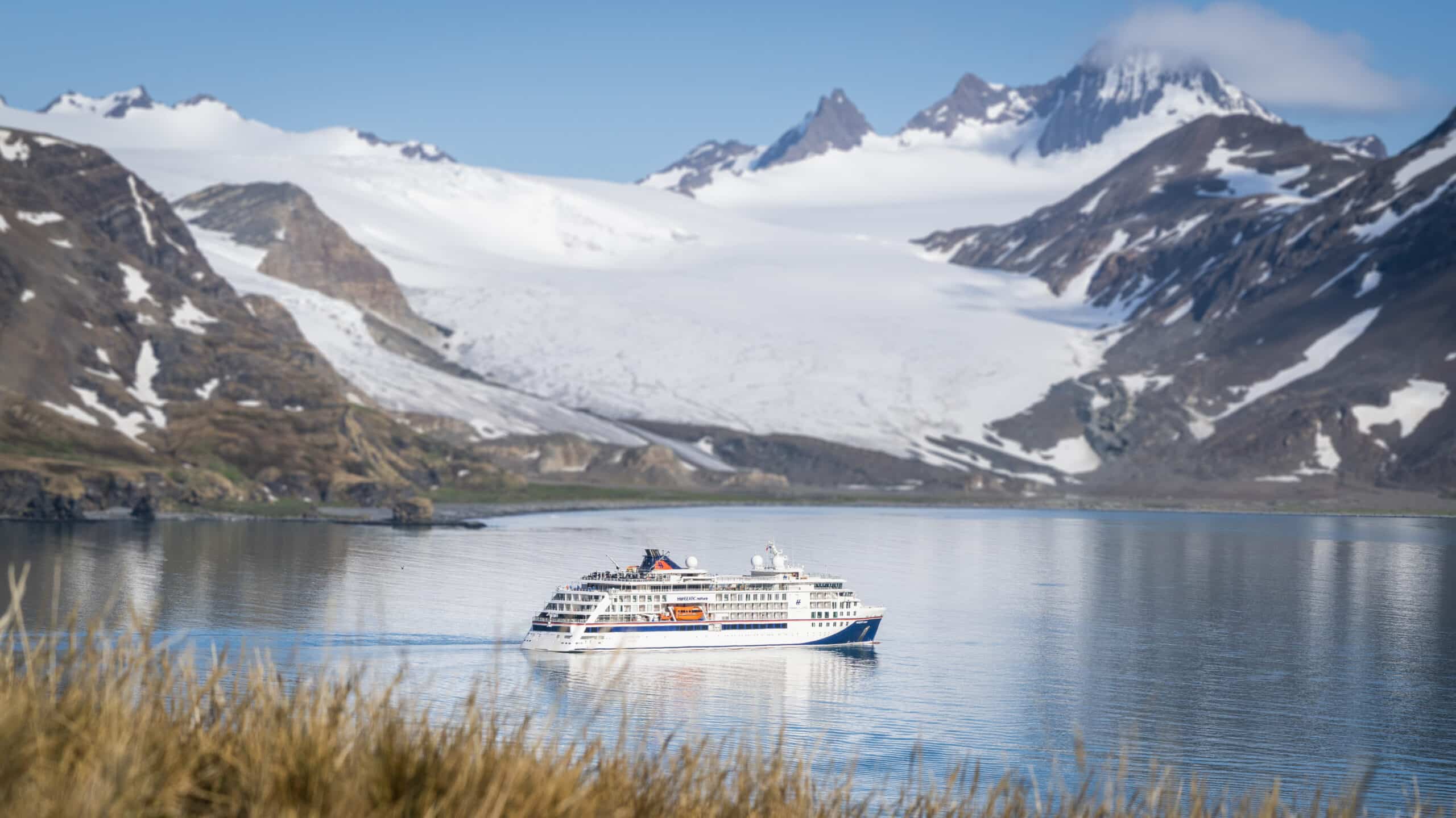http://Une%20croisière%20d’expédition%20au%20cœur%20des%20glaciers%20et%20montagnes%20polaires.