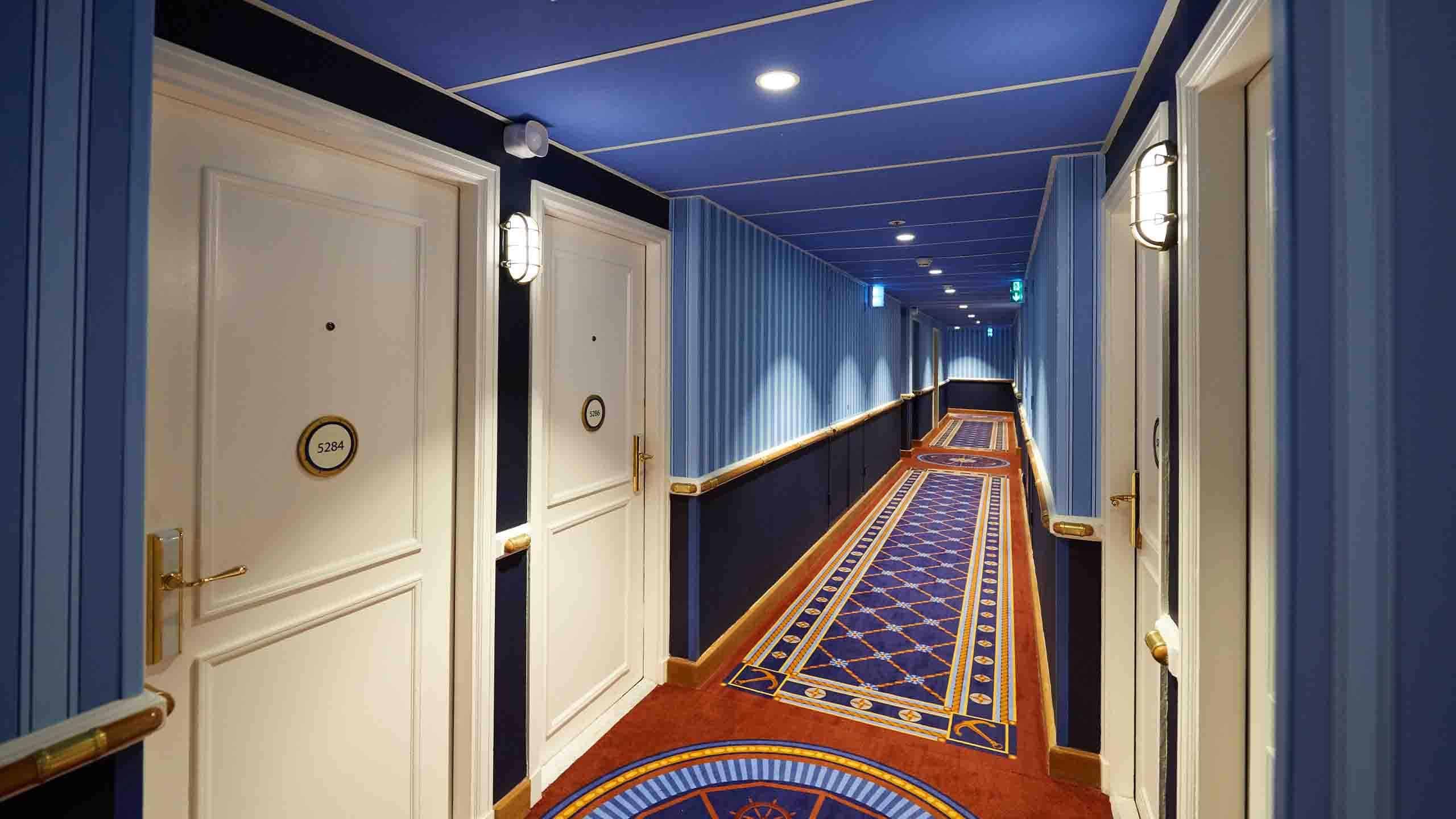 http://Les%20espaces%20intérieurs%20raffinés%20du%20Disney%20Newport%20Bay%20Club.