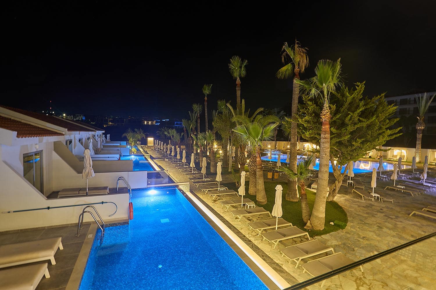 http://Un%20espace%20piscine%20idéal%20pour%20se%20détendre%20en%20soirée.