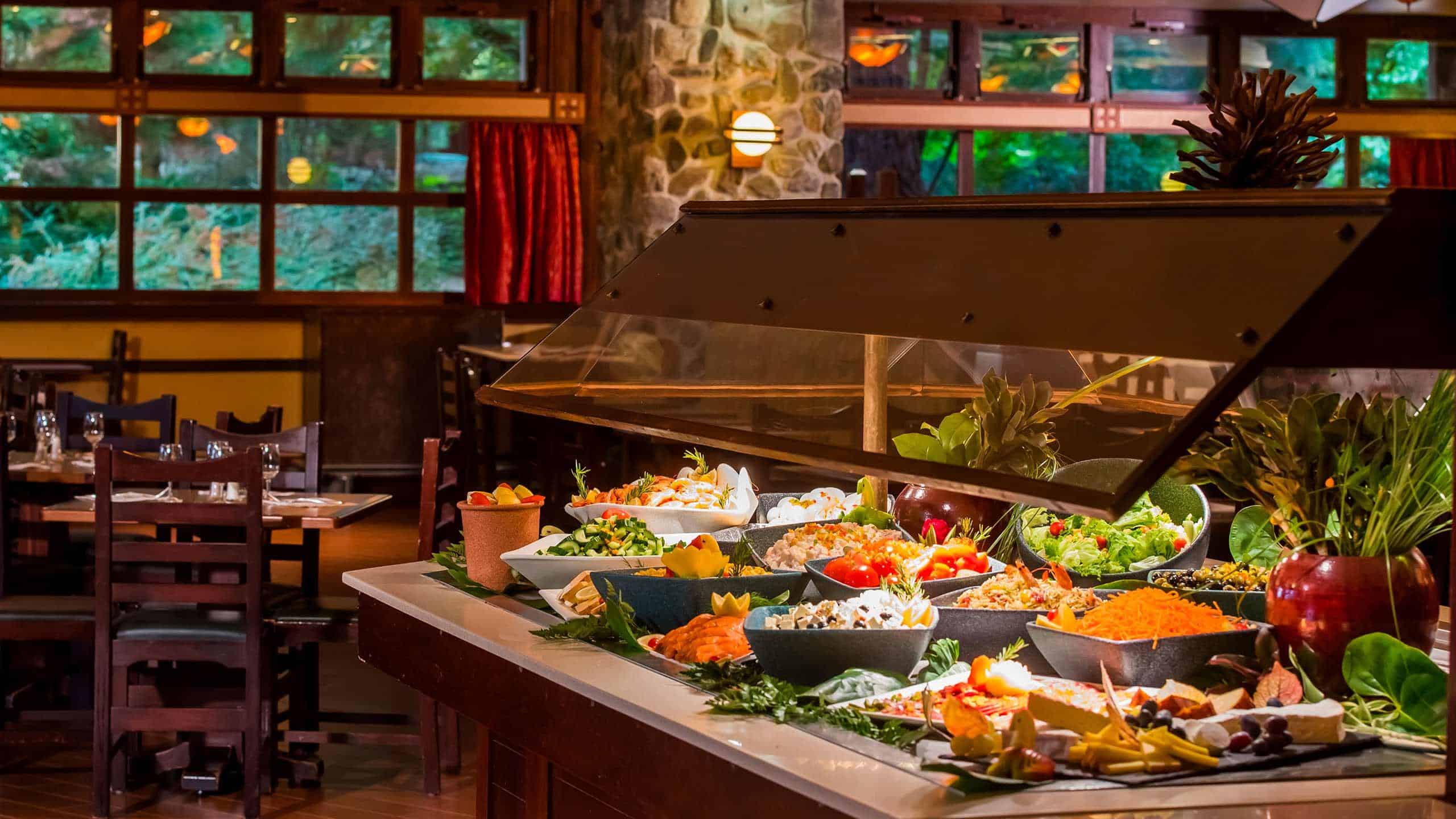 http://Un%20buffet%20généreux%20dans%20une%20ambiance%20chaleureuse.