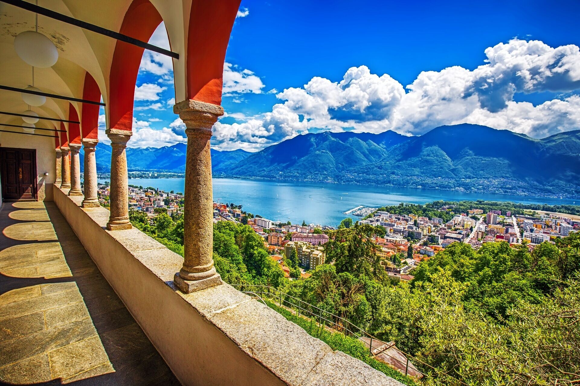 Ostern und Kamelienblüte in Locarno